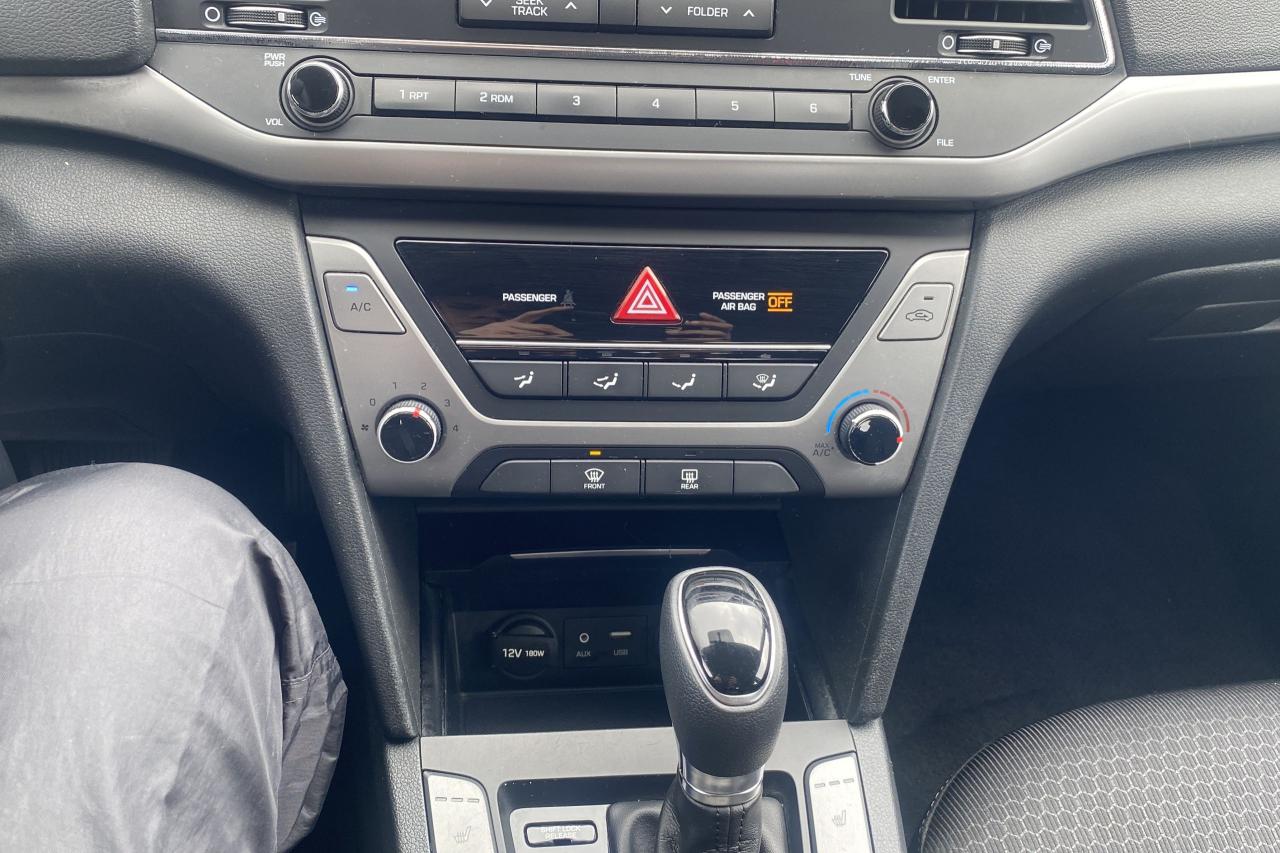 2017 Hyundai Elantra LE - Photo #16