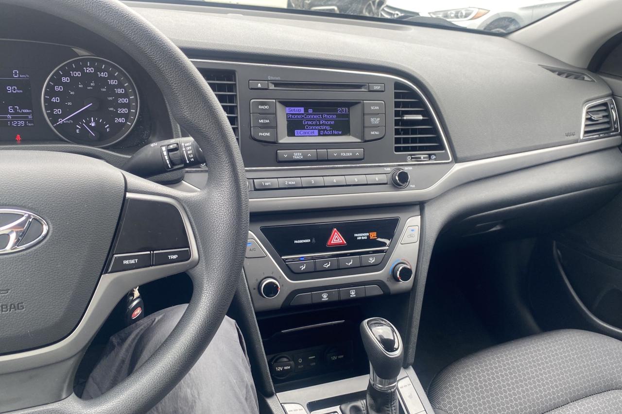 2017 Hyundai Elantra LE - Photo #19