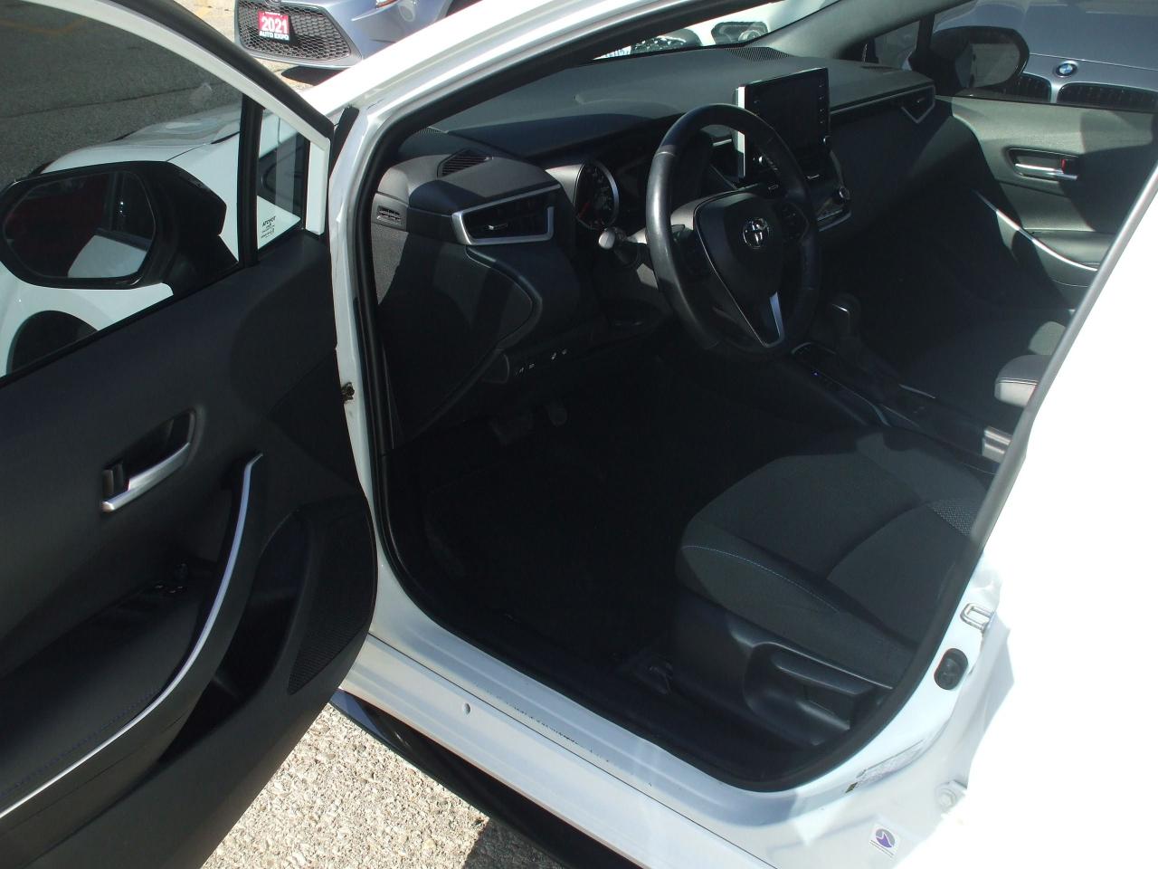 2020 Toyota Corolla SE - Photo #10