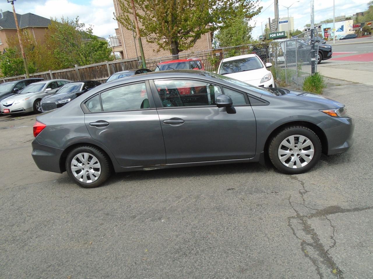 2012 Honda Civic LX/ NO ACCIDENT / SUPER CLEAN / LOW KM / AC/ - Photo #4