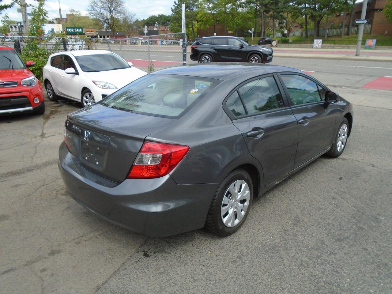 2012 Honda Civic LX/ NO ACCIDENT / SUPER CLEAN / LOW KM / AC/ - Photo #5