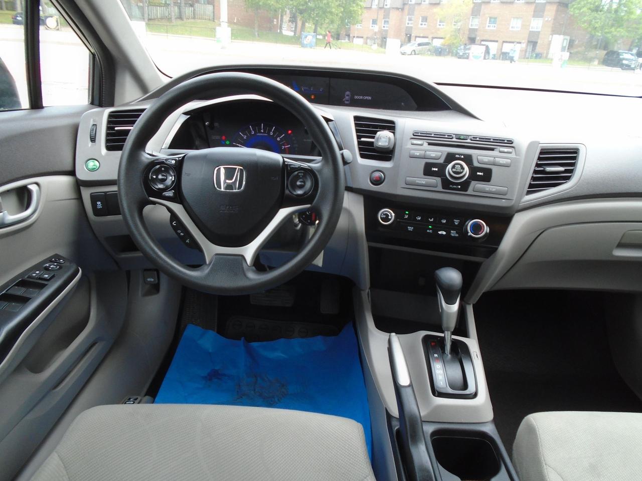 2012 Honda Civic LX/ NO ACCIDENT / SUPER CLEAN / LOW KM / AC/ - Photo #12