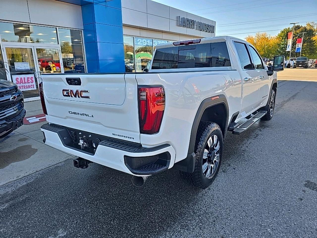 2025 GMC Sierra 2500 HD Denali Photo2