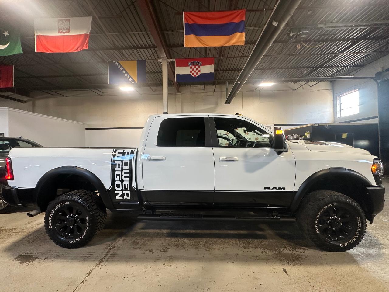 2023 RAM 2500 POWER WAGON CREW CAB 4X4 SUNROOF 6.4FT BOX - Photo #9