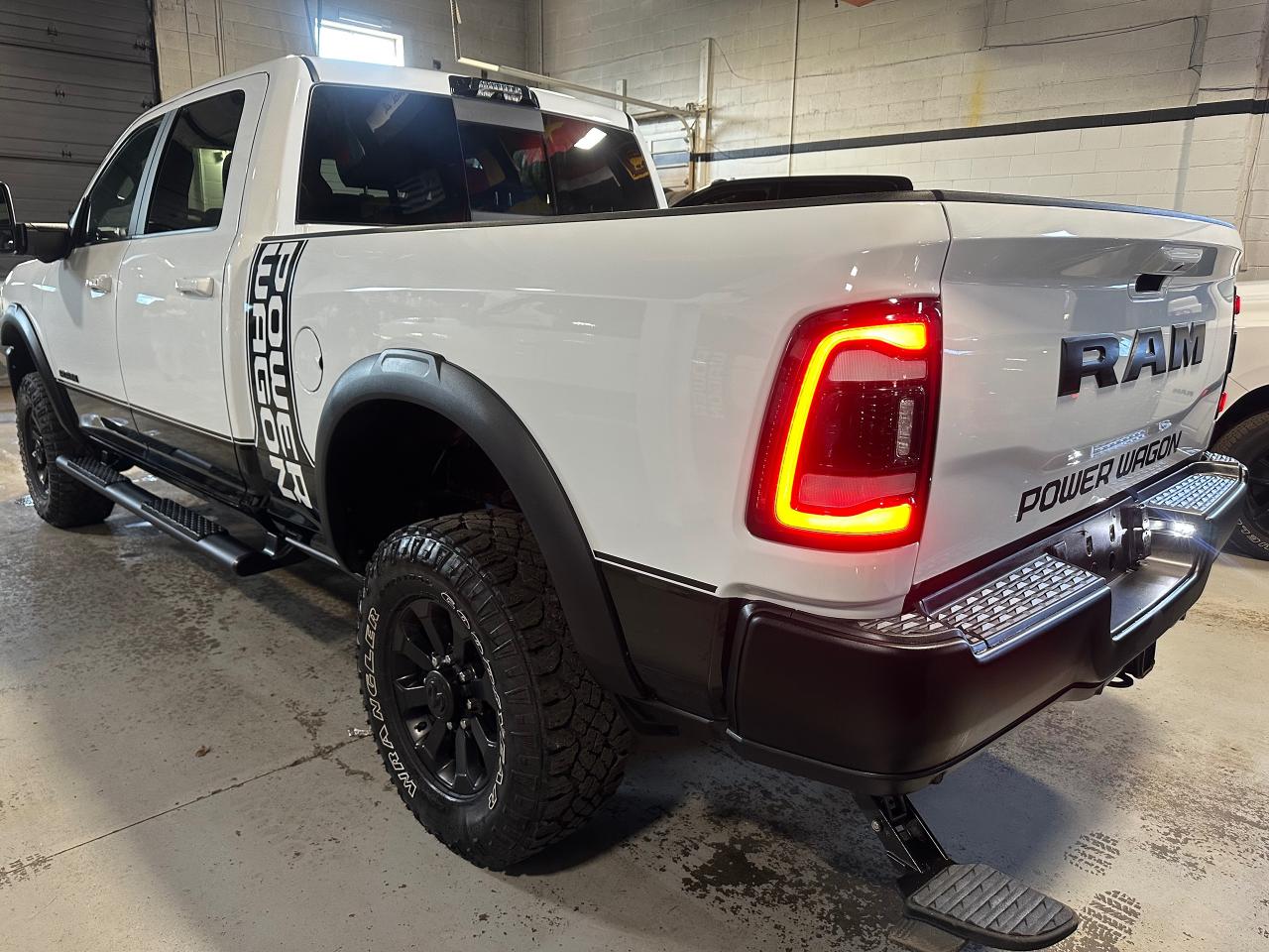 2023 RAM 2500 POWER WAGON CREW CAB 4X4 SUNROOF 6.4FT BOX - Photo #29