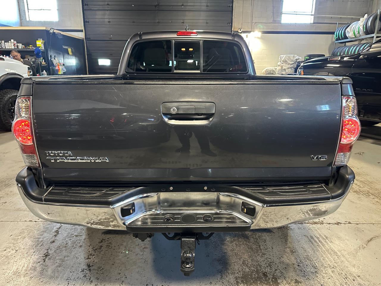 2015 Toyota Tacoma LIMITED | NO ACCIDENTS | JBL SOUND | LEATHER - Photo #19
