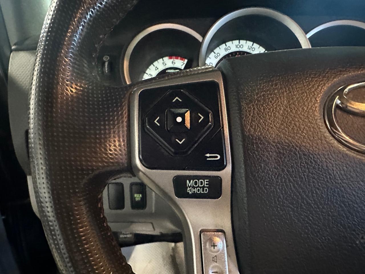 2015 Toyota Tacoma LIMITED | NO ACCIDENTS | JBL SOUND | LEATHER - Photo #30