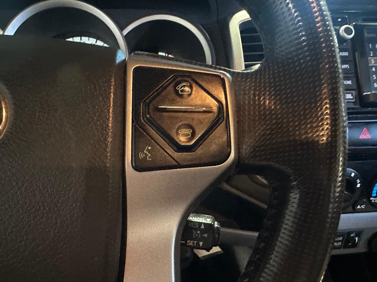 2015 Toyota Tacoma LIMITED | NO ACCIDENTS | JBL SOUND | LEATHER - Photo #29