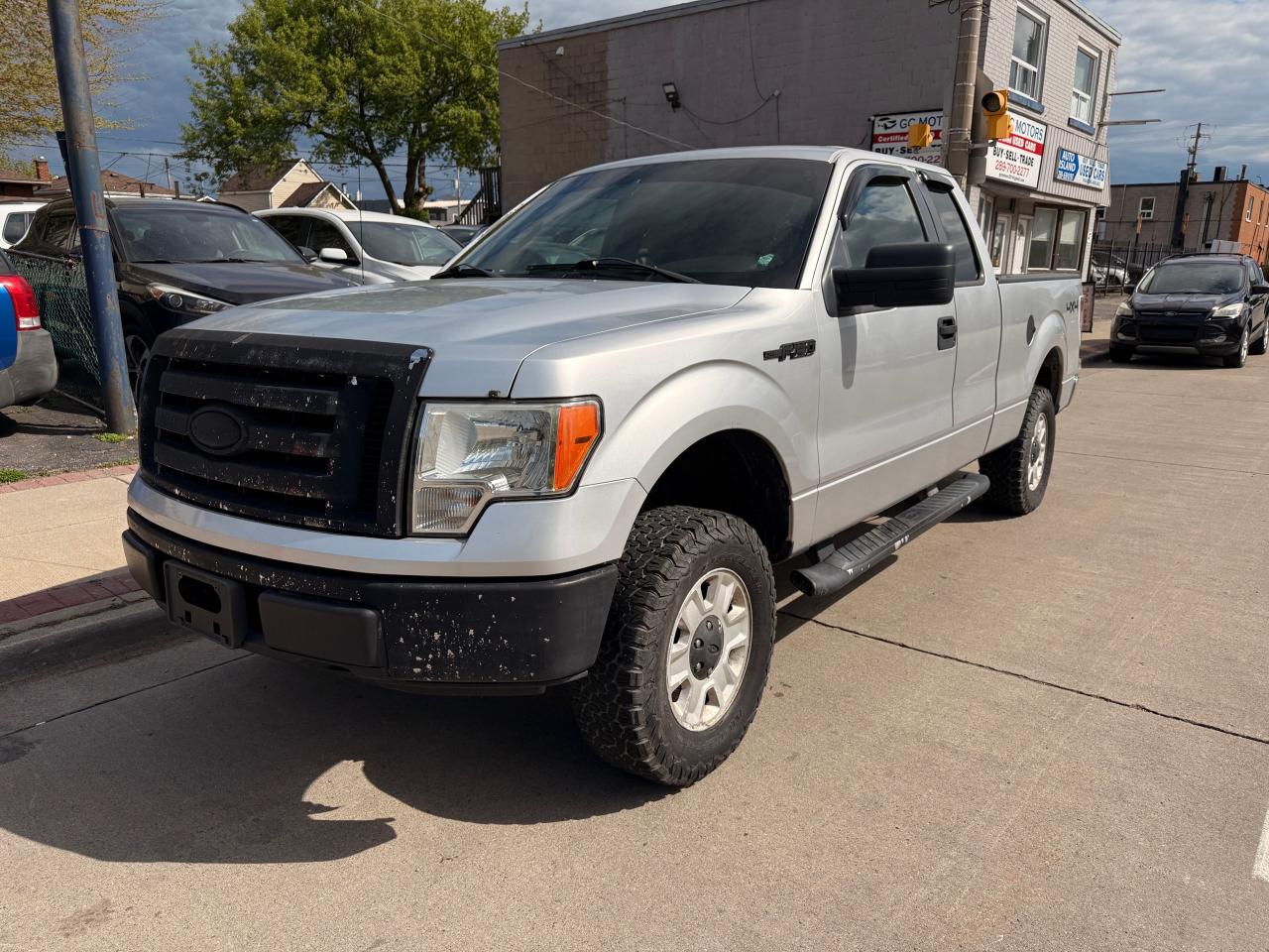 2011 Ford F-150 XLT - Photo #2