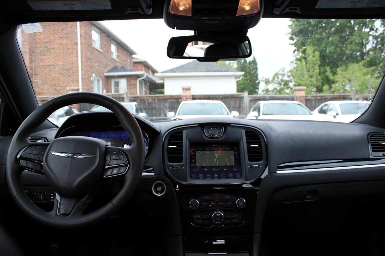 2023 Chrysler 300 300S - Photo #7