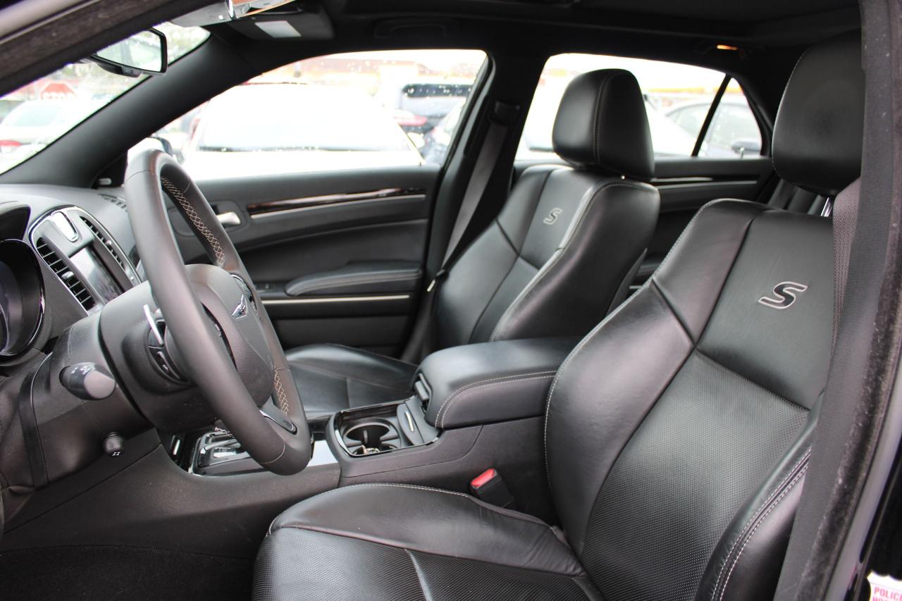 2023 Chrysler 300 300S - Photo #8