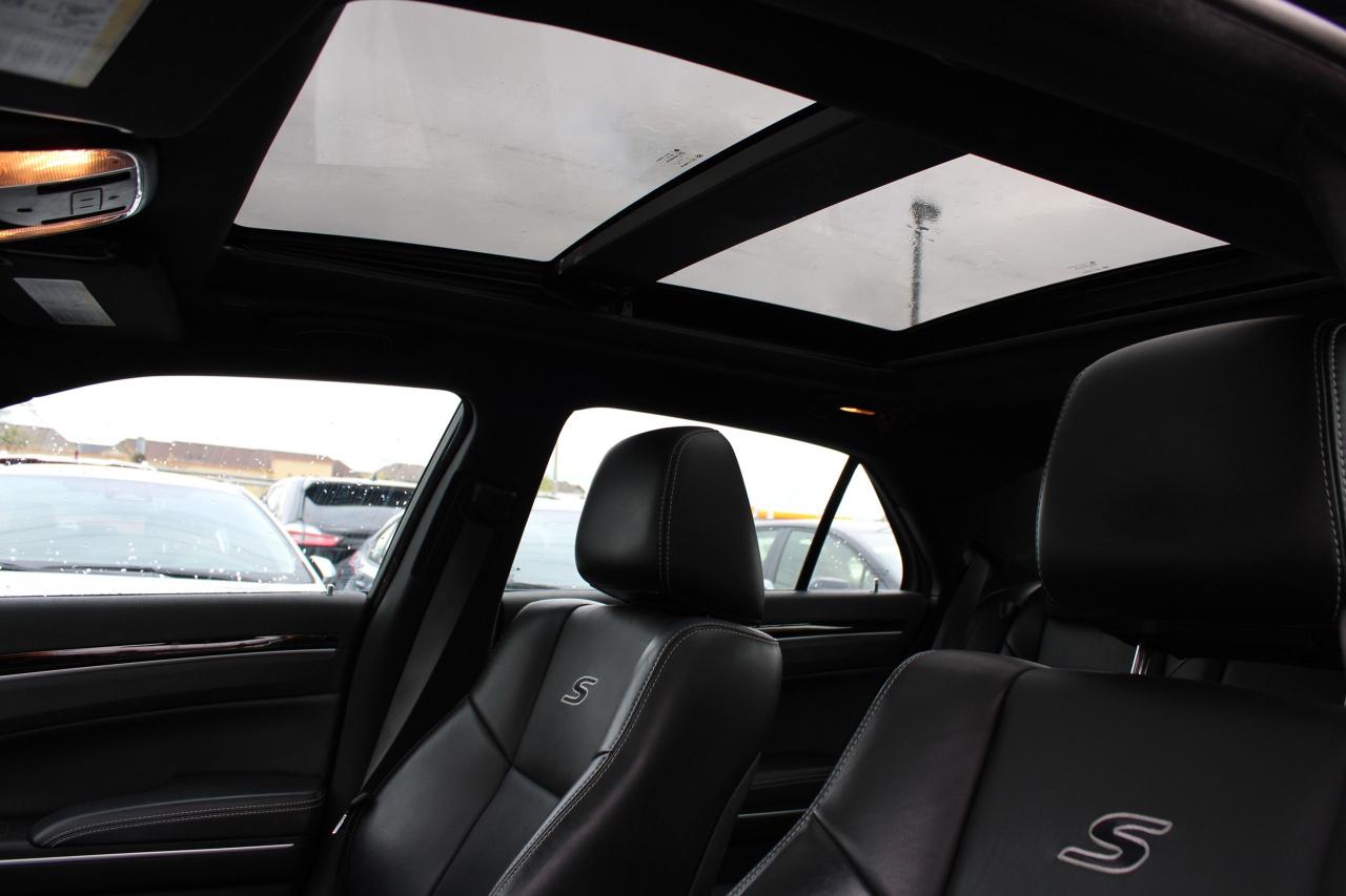 2023 Chrysler 300 300S - Photo #9