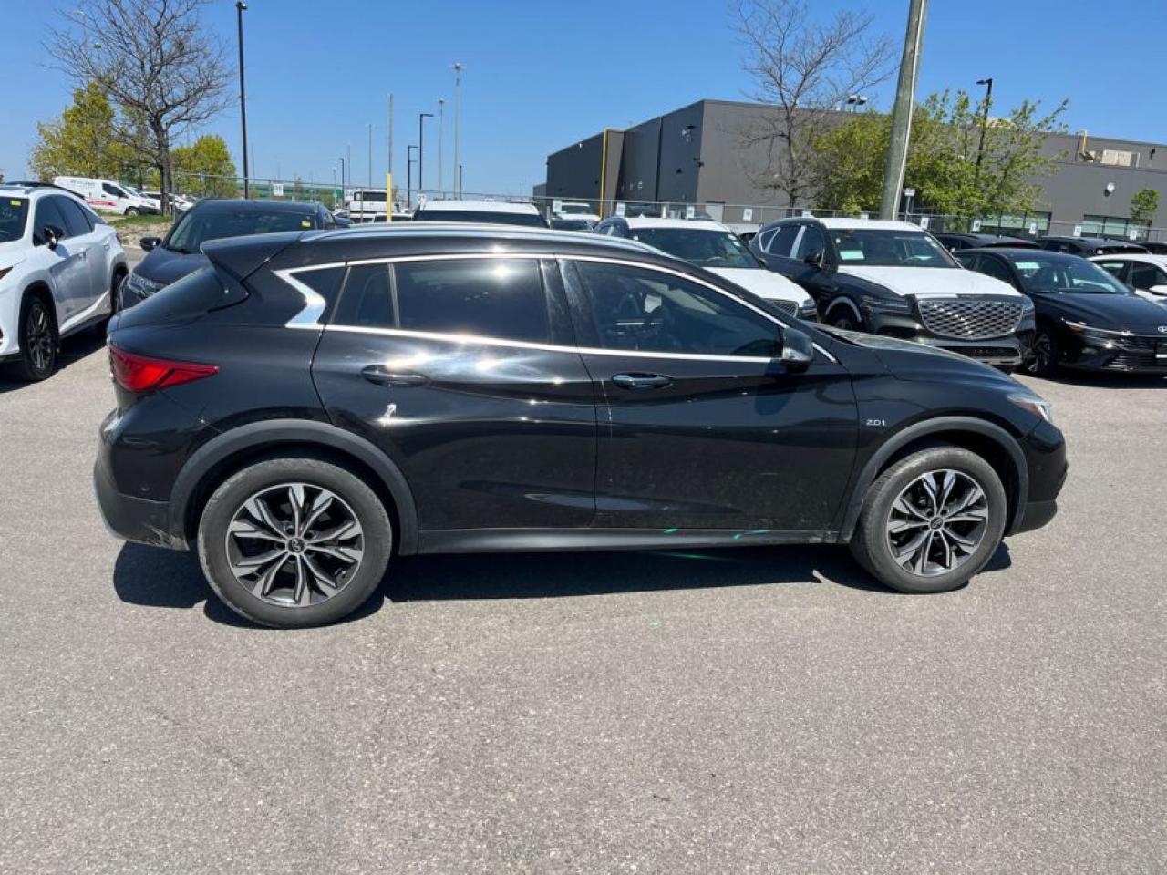 2018 Infiniti QX30 PURE 2.0L AWD/NAVIGATION/COMING SOON!!! - Photo #4