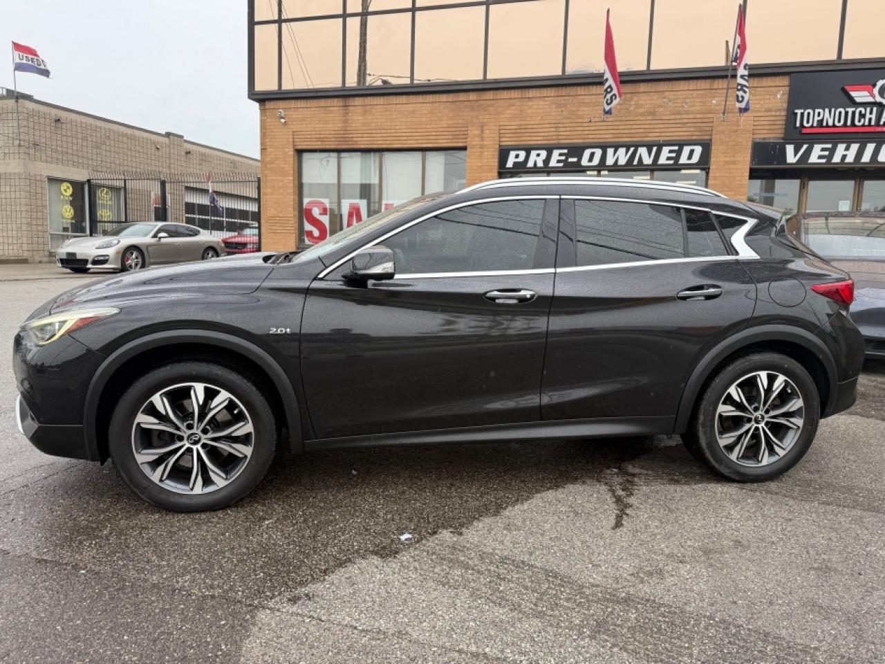 2018 Infiniti QX30 PURE 2.0L AWD/NAVIGATION/LEATHER - Photo #2