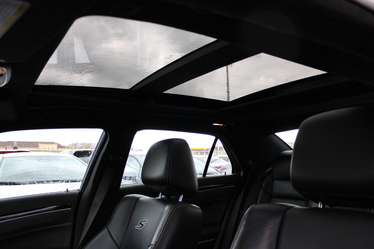 2023 Chrysler 300 300S - Photo #10