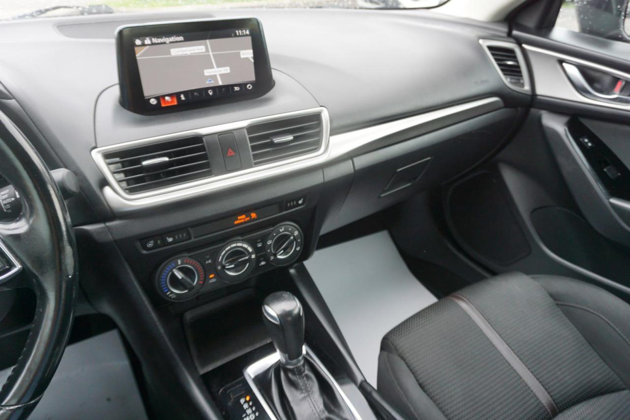 2018 Mazda MAZDA3 TOURING CERTIFIED NAV CAMERA BLUETOOTH HEATED SEATS CRUISE ALLOYS - Photo #12