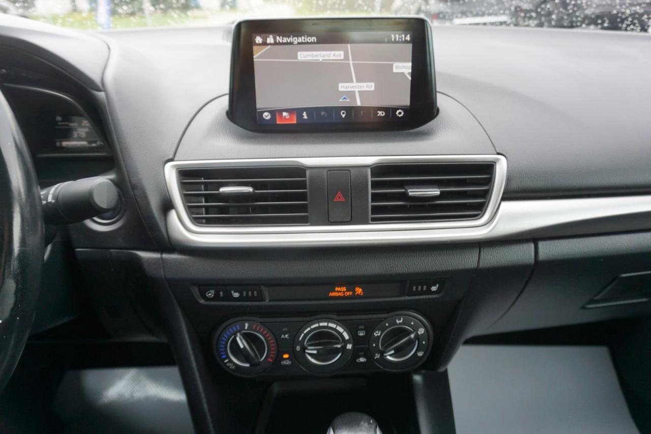 2018 Mazda MAZDA3 TOURING CERTIFIED NAV CAMERA BLUETOOTH HEATED SEATS CRUISE ALLOYS - Photo #11