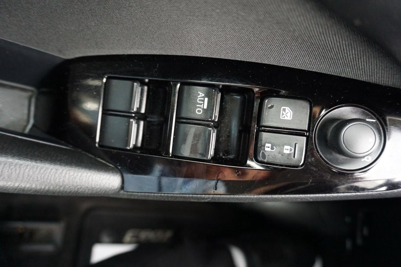 2018 Mazda MAZDA3 TOURING CERTIFIED NAV CAMERA BLUETOOTH HEATED SEATS CRUISE ALLOYS - Photo #27