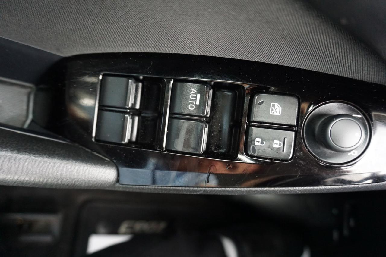 2018 Mazda MAZDA3 TOURING CERTIFIED NAV CAMERA BLUETOOTH HEATED SEATS CRUISE ALLOYS - Photo #27