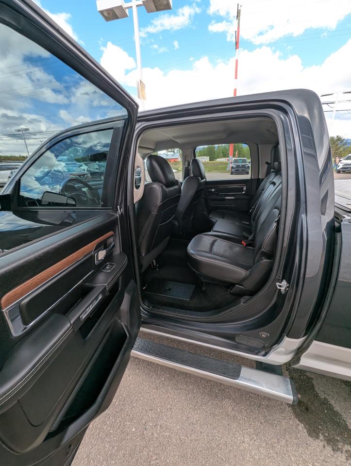 2015 RAM 1500 Laramie Photo