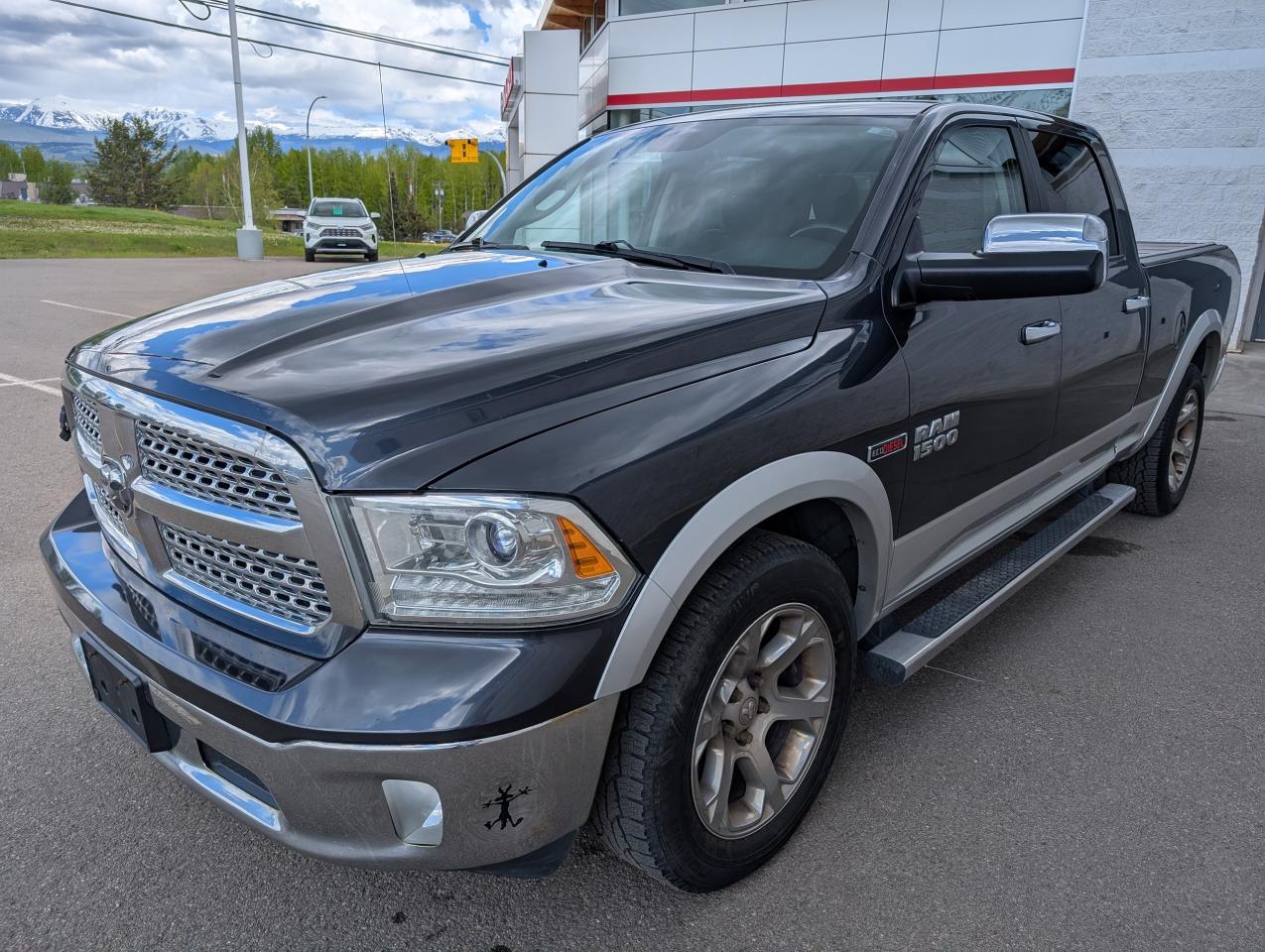 2015 RAM 1500 Laramie Photo2