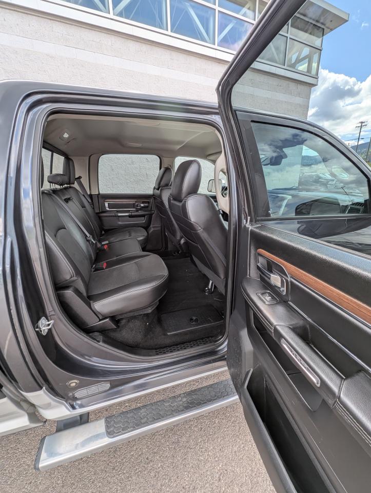 2015 RAM 1500 Laramie Photo