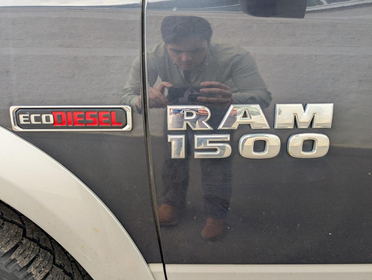 2015 RAM 1500 Laramie Photo