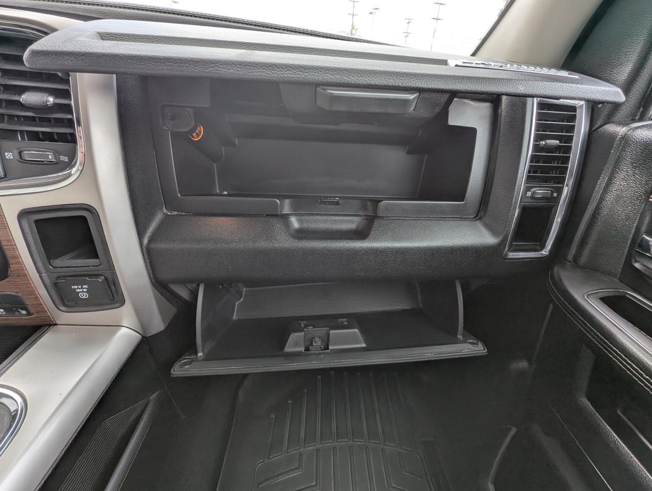 2015 RAM 1500 Laramie Photo