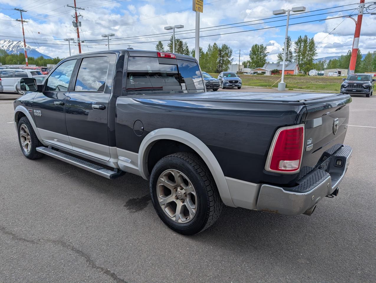 2015 RAM 1500 Laramie Photo4