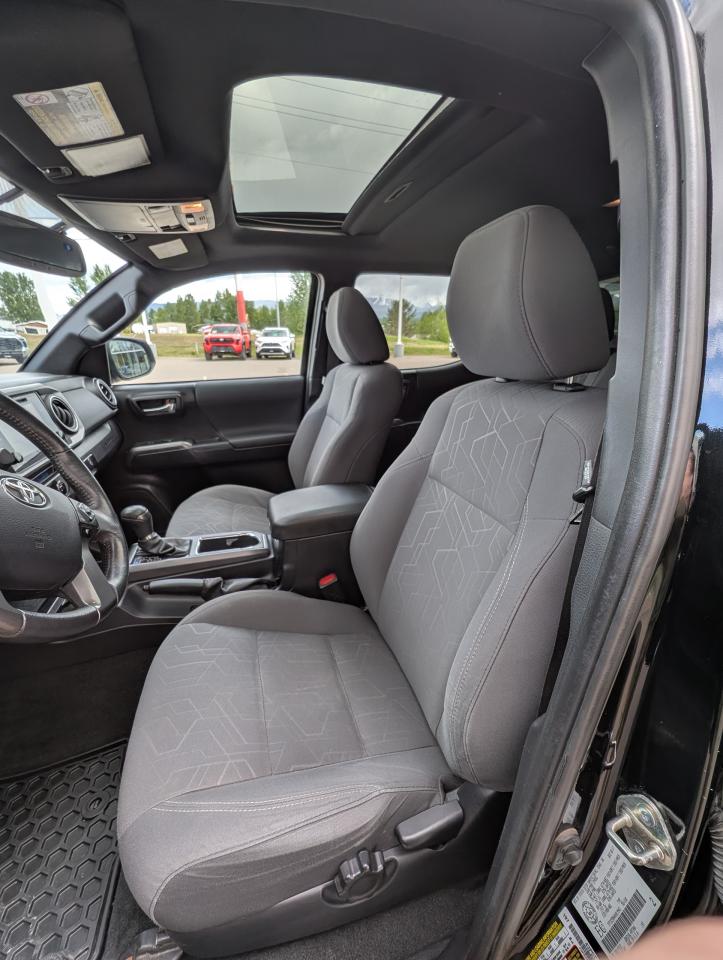 2017 Toyota Tacoma TRD Sport Photo