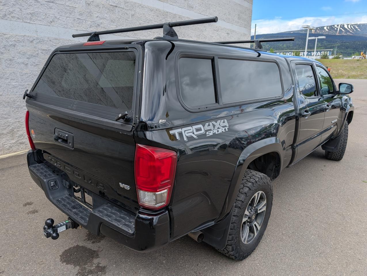 2017 Toyota Tacoma TRD Sport Photo