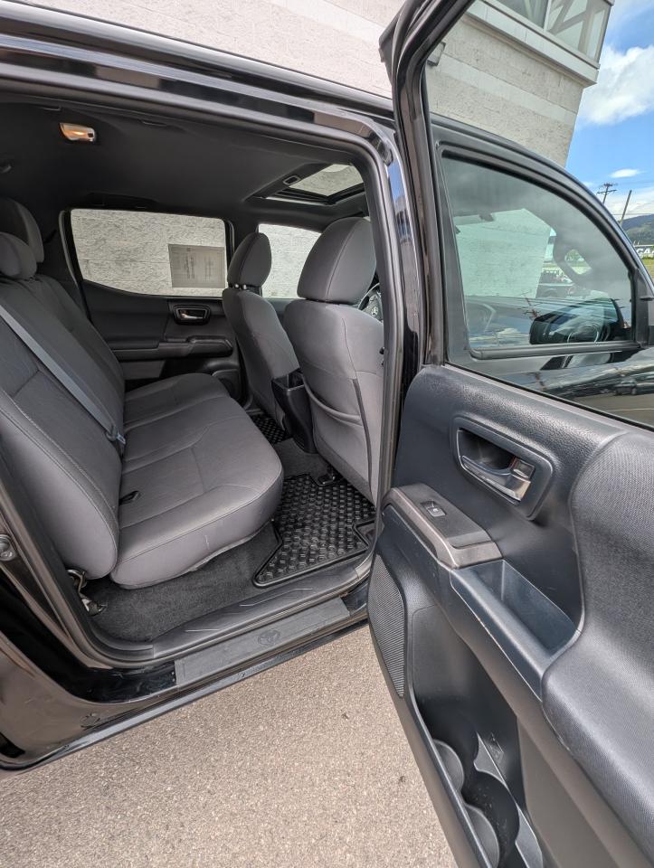 2017 Toyota Tacoma TRD Sport Photo
