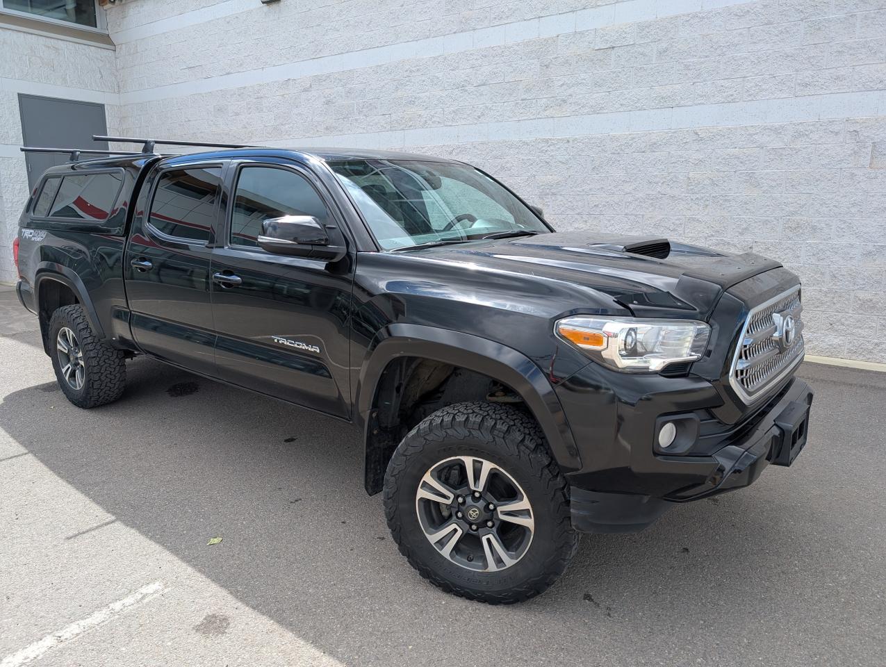 2017 Toyota Tacoma TRD Sport Photo