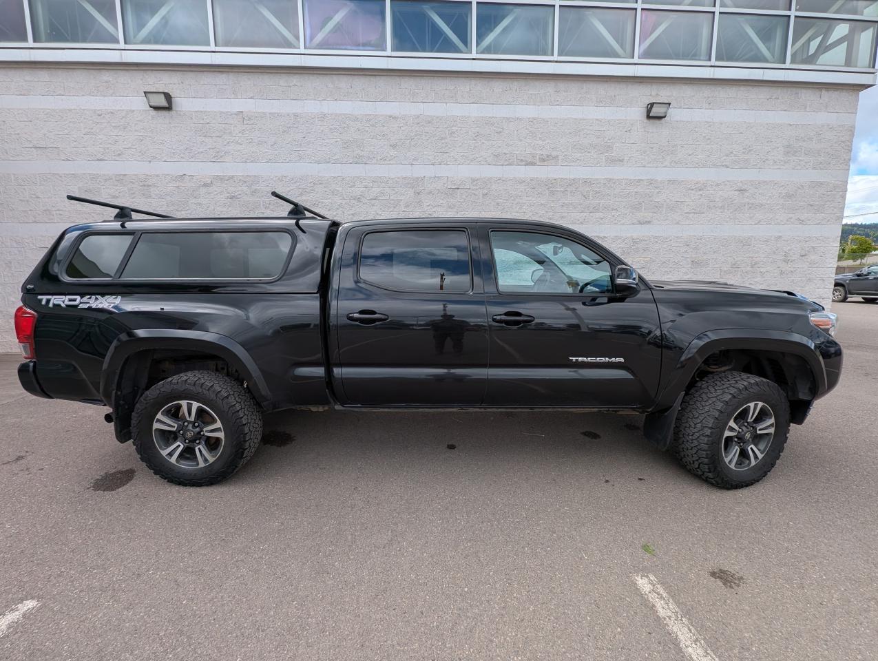 2017 Toyota Tacoma TRD Sport Photo