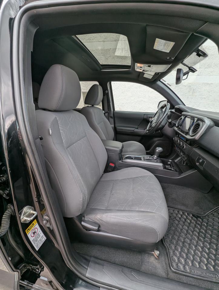 2017 Toyota Tacoma TRD Sport Photo