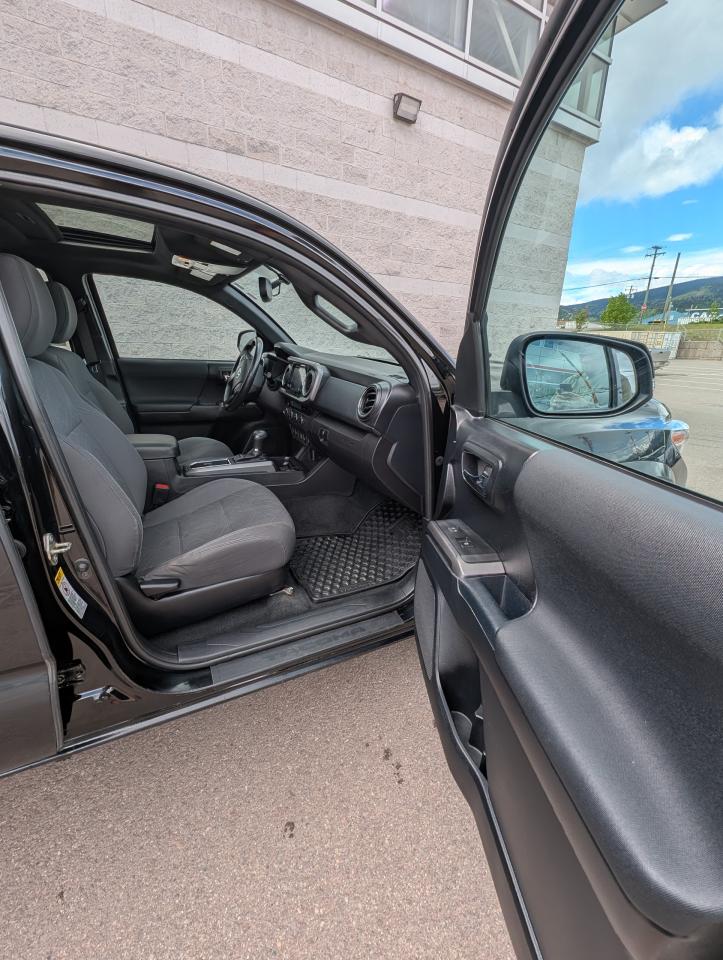 2017 Toyota Tacoma TRD Sport Photo