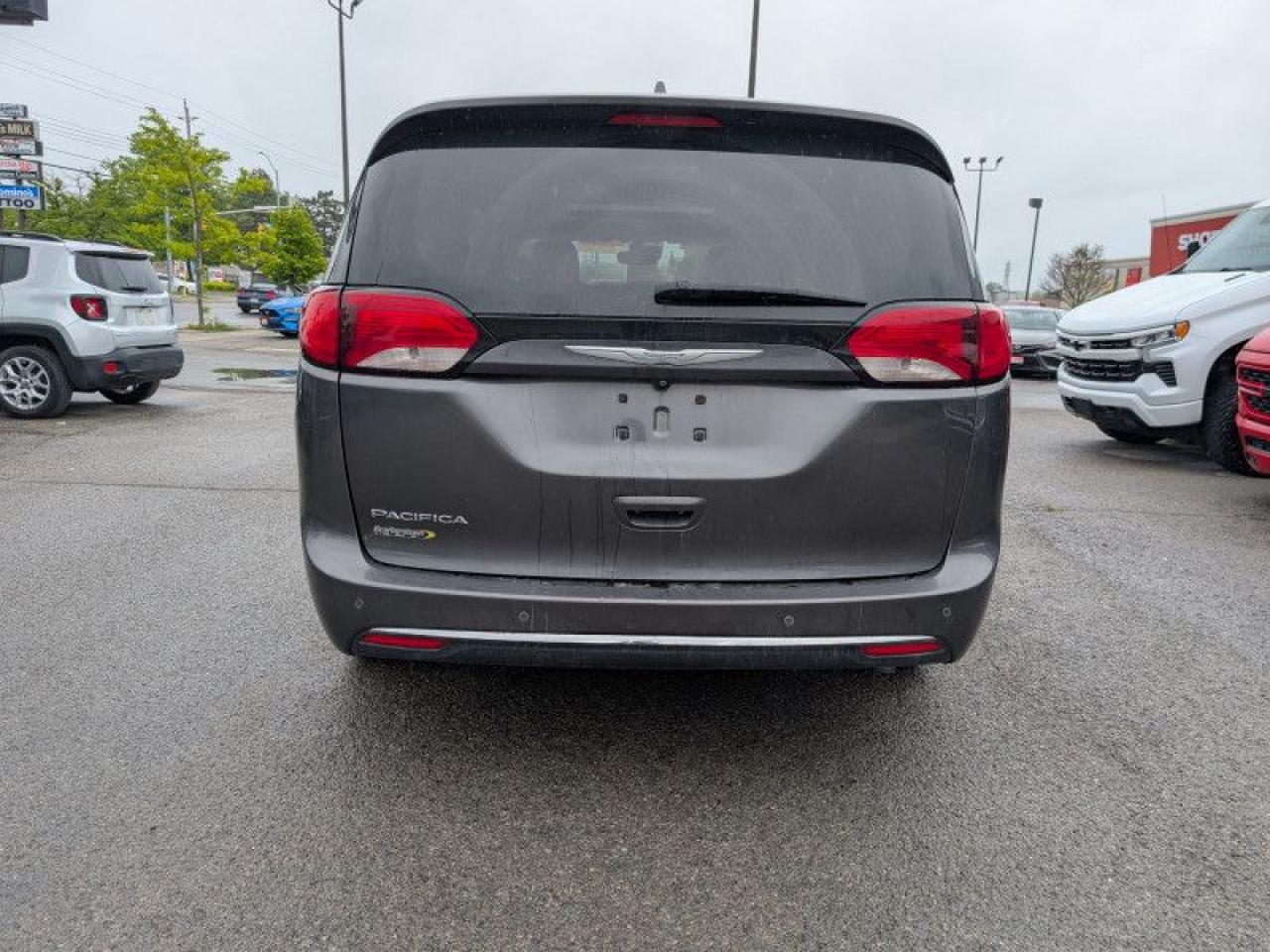 2017 Chrysler Pacifica Touring-L Plus  **SAFETYTEC GROUP** Photo3
