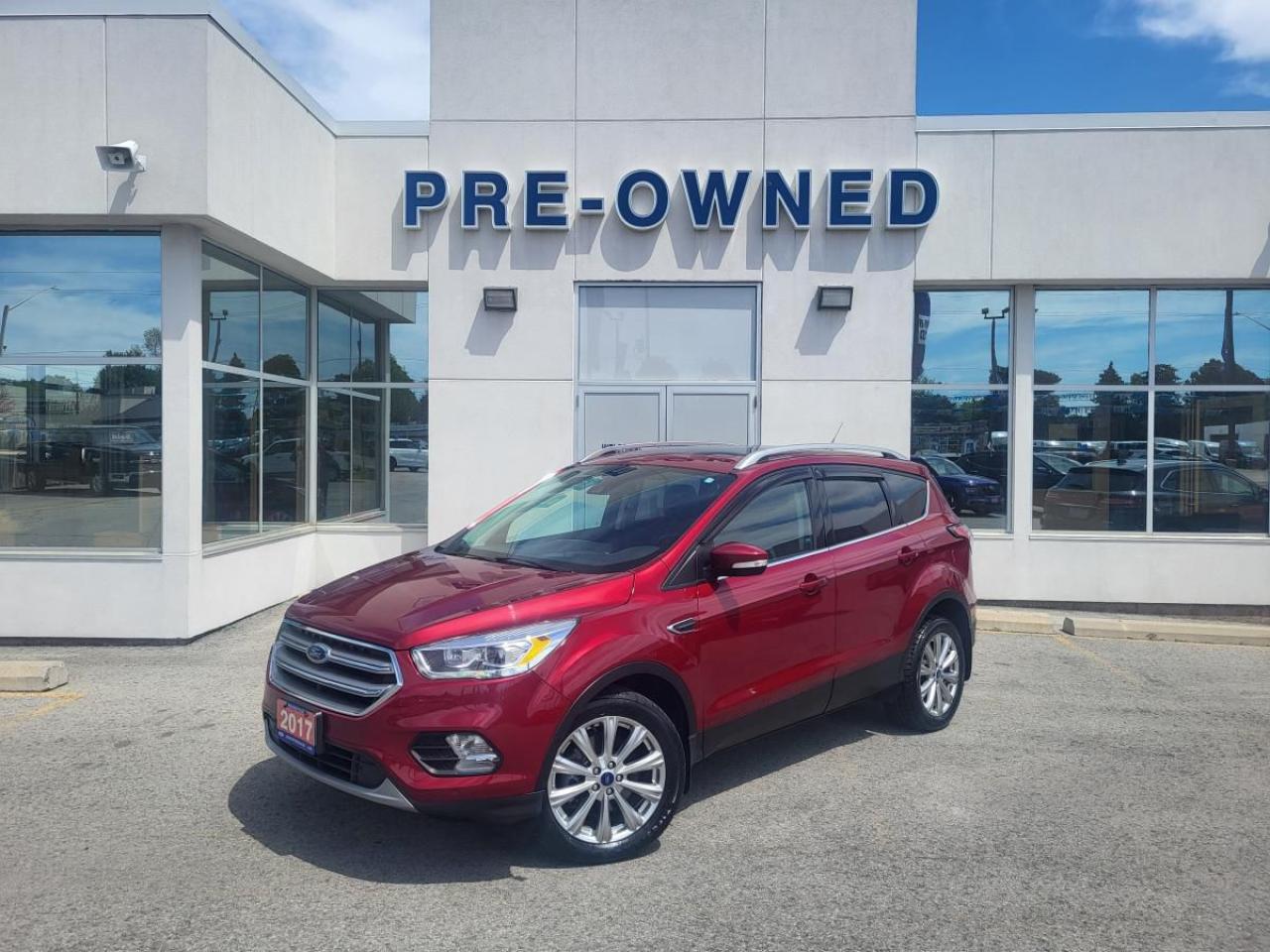 Used 2017 Ford Escape 4WD 4DR TITANIUM for sale in Niagara Falls, ON