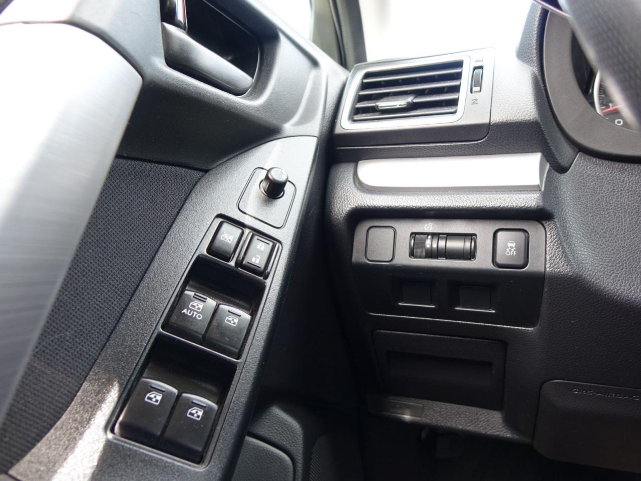 2016 Subaru Forester 2.5i Premium PZEV CVT - Photo #18