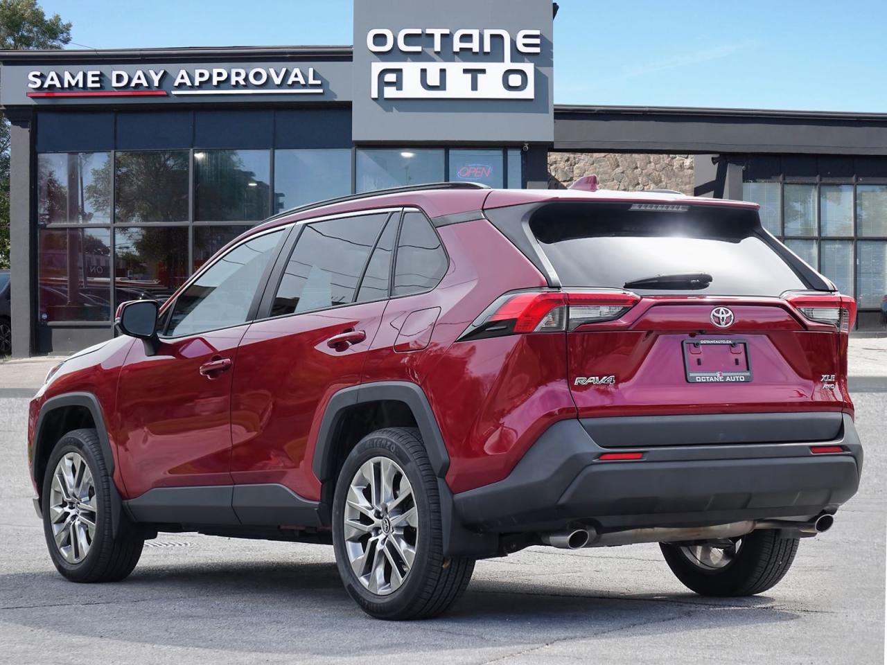 2019 Toyota RAV4 XLE AWD - Photo #5