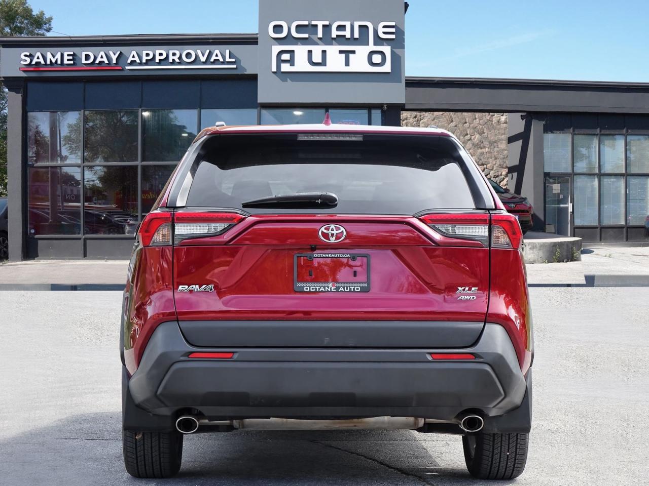 2019 Toyota RAV4 XLE AWD - Photo #4