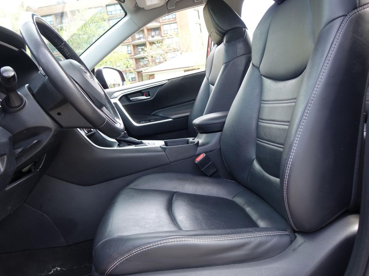 2019 Toyota RAV4 XLE AWD - Photo #8