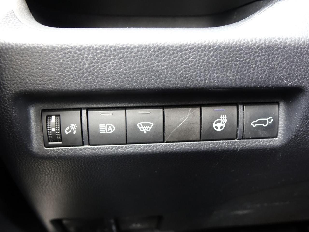 2019 Toyota RAV4 XLE AWD - Photo #20