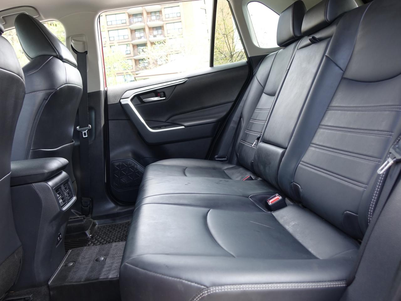 2019 Toyota RAV4 XLE AWD - Photo #10