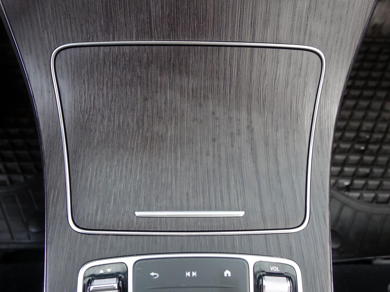 2021 Mercedes-Benz GL-Class GLC300 4MATIC - Photo #16