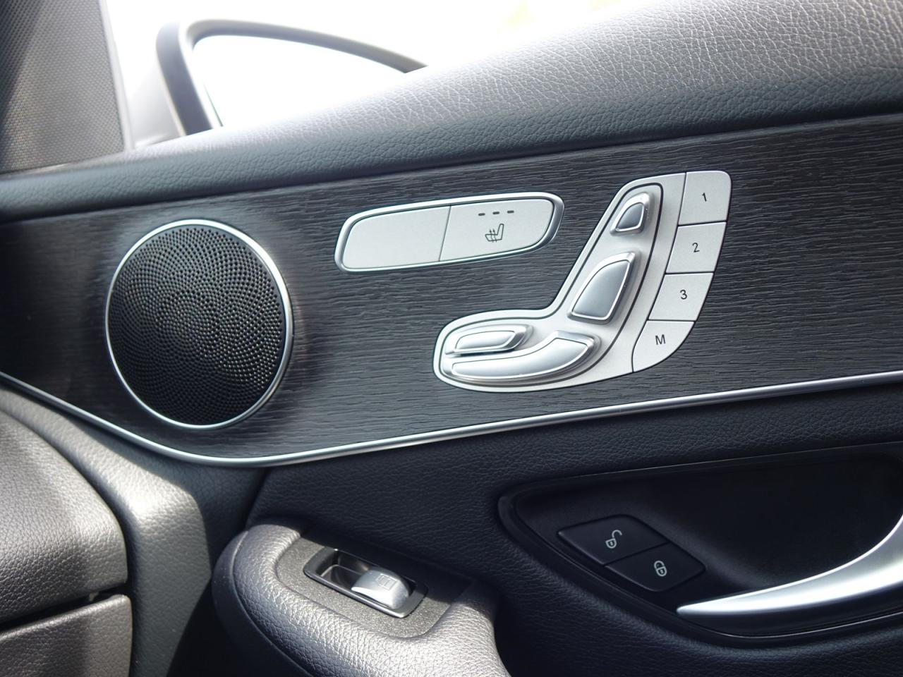 2021 Mercedes-Benz GL-Class GLC300 4MATIC - Photo #22