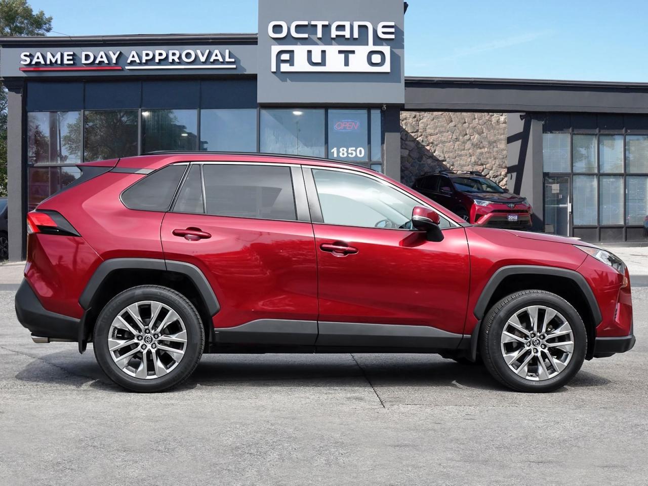 2019 Toyota RAV4 XLE AWD - Photo #3