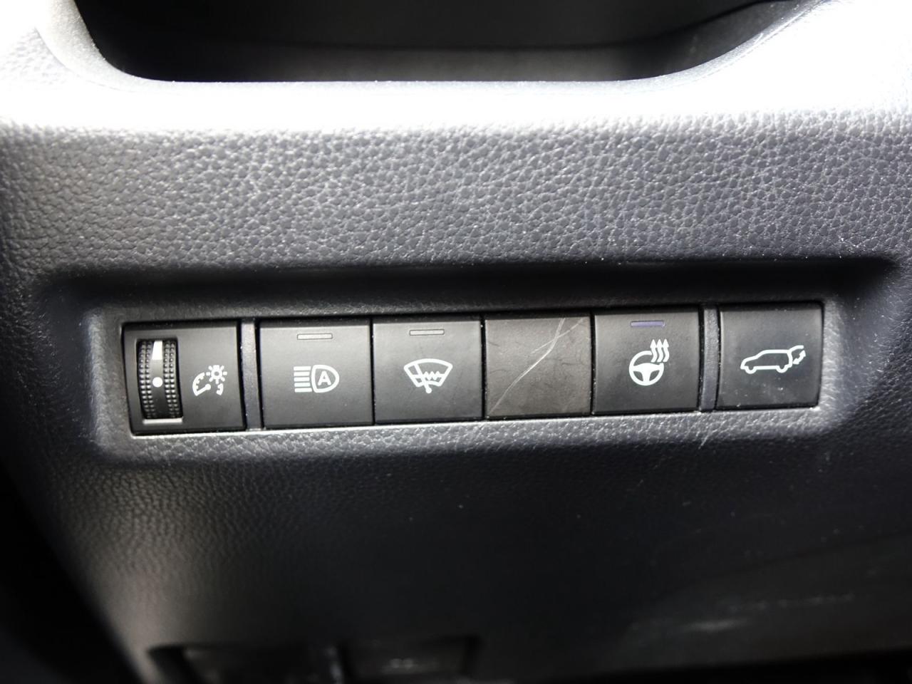 2019 Toyota RAV4 XLE AWD - Photo #20