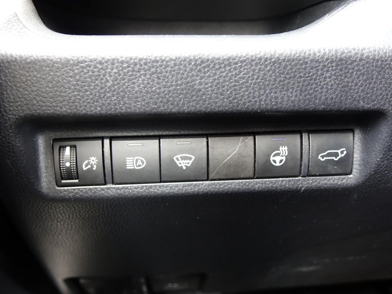 2019 Toyota RAV4 XLE AWD - Photo #20