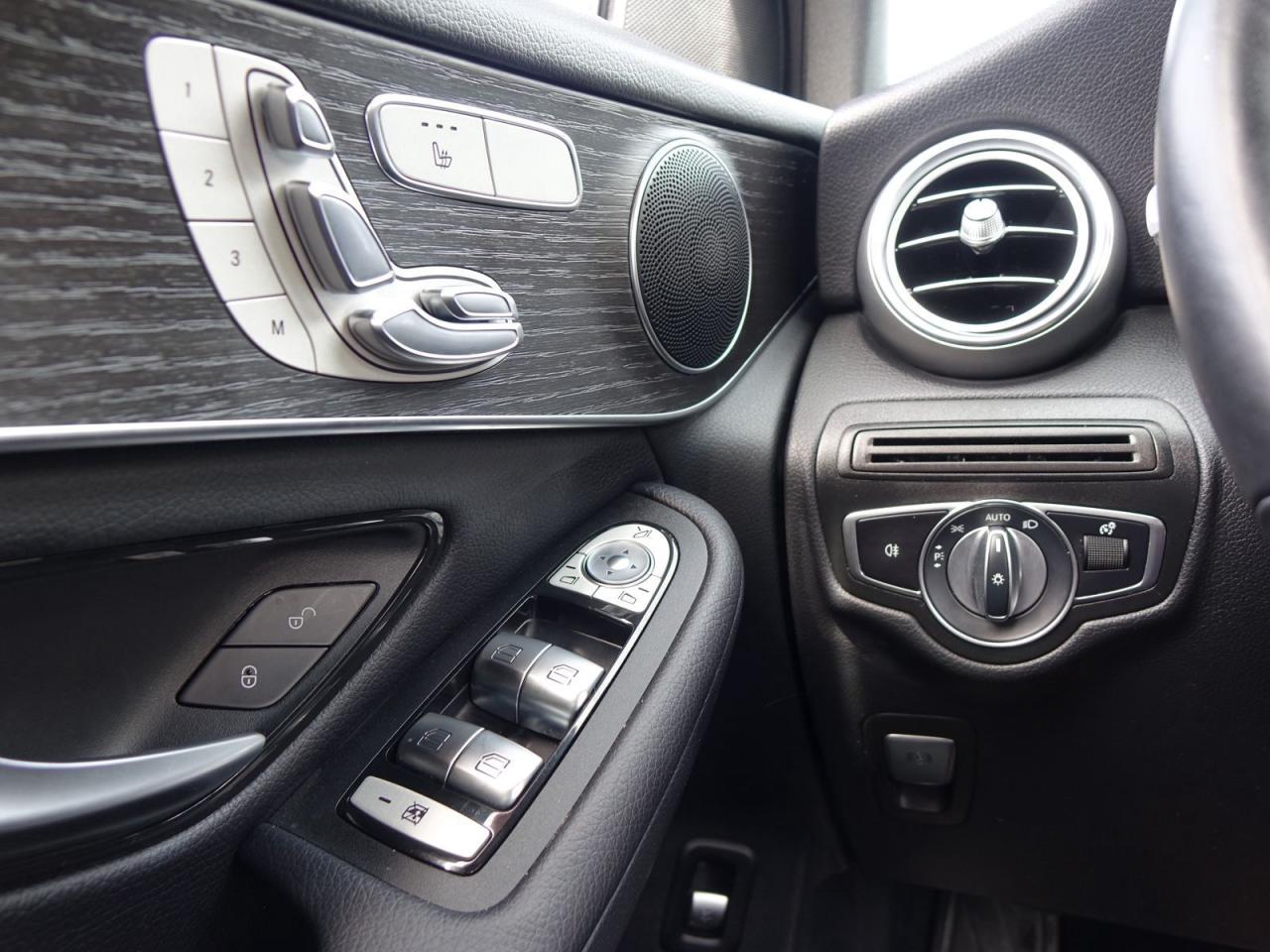 2021 Mercedes-Benz GLC-Class GLC300 4MATIC - Photo #19